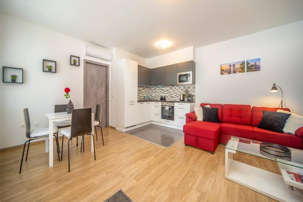Grace Pine Apartment 1 Budapeste Exterior foto